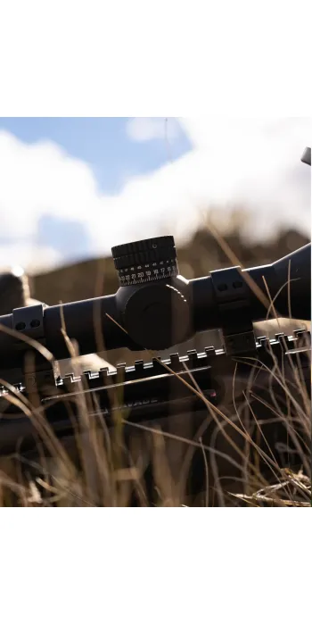 Bushnell R7 4-20x50 FFP Zielfernrohr Dot-Hash Hybrid Illuminated MRAD #BU-R7-42050M1