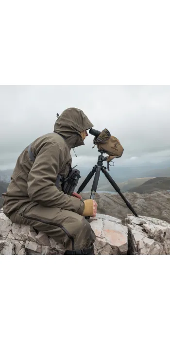 Spartan Precision Equipment Ascent Tripod™ Gen 2 Woodland mit Davros Pro Head™ und Trekkingstockgriffen