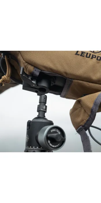 Spartan Precision Equipment Ascent Tripod™ Gen 2 Woodland mit Davros Pro Head™ und Trekkingstockgriffen