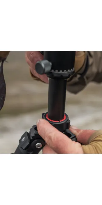 Spartan Precision Equipment Ascent Tripod™ Gen 2 Woodland mit Davros Pro Head™ und Trekkingstockgriffen