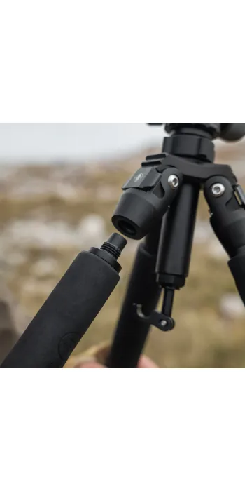 Spartan Precision Equipment Ascent Tripod™ Gen 2 Woodland mit Davros Pro Head™ und Trekkingstockgriffen