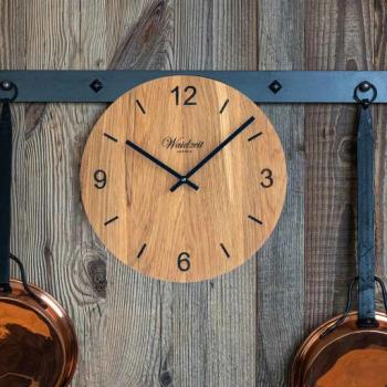 Wanduhr Tempus aus Eichenholz