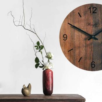 Wanduhr Tempus aus Walnussholz